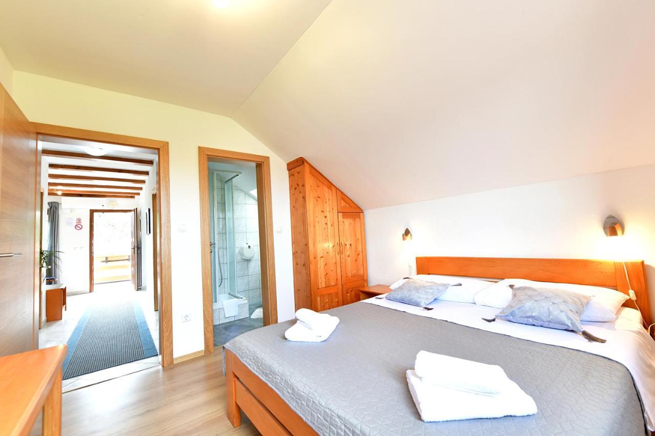 Guest House Family Dukic Rakovica Exterior photo